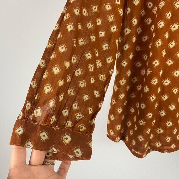 Maison Hotel Ziggy Boho Blouse in Bandhani Spring Pattern - Picture 6 of 7